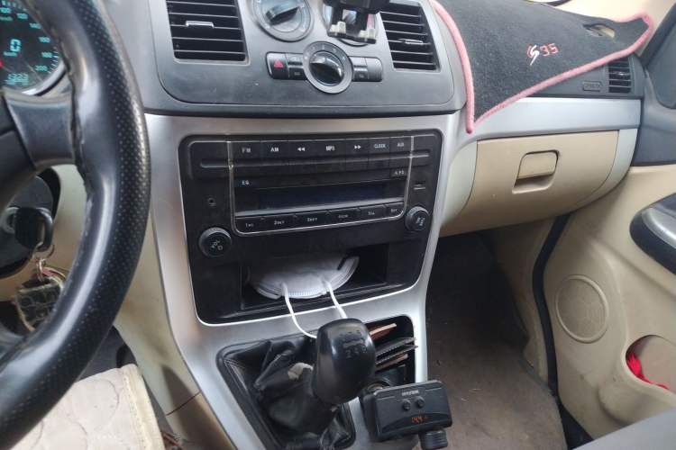 Used Chana Ruixing M90 2018 2.0L Comfort-Grade High-Roof Dual-Slide Door 6-Seater 4G94S
