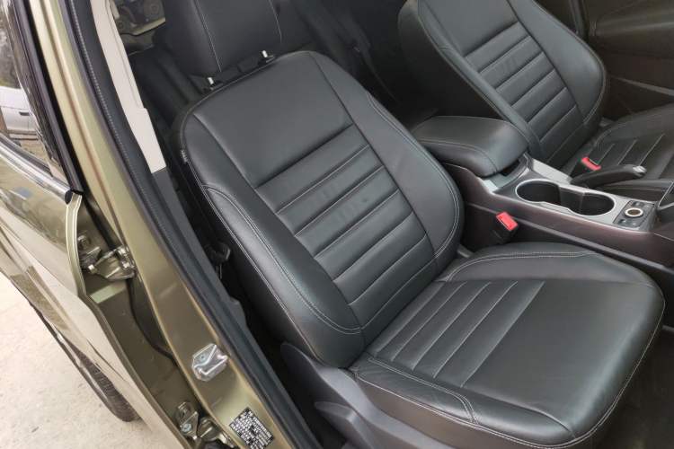 Used Ford Kuga 2015 2.0L GTDi Four-Wheel Drive Elite Model
