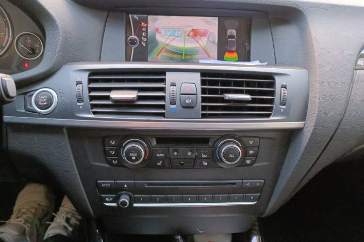 Used BMW X3 2011 xDrive28i Luxury Model
