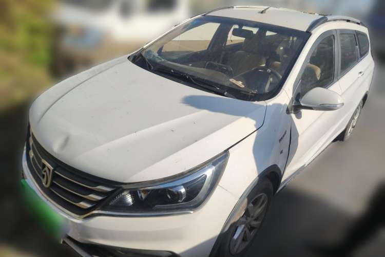 Used Baojun 310W 2017 1.5L Manual Fashion Model China V