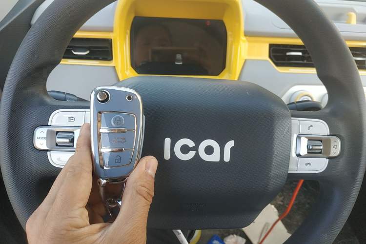 Used Chery New Energy QQ Ice Cream 2022 120km Conical Shape Lithium Iron Phosphate Vehicle Key