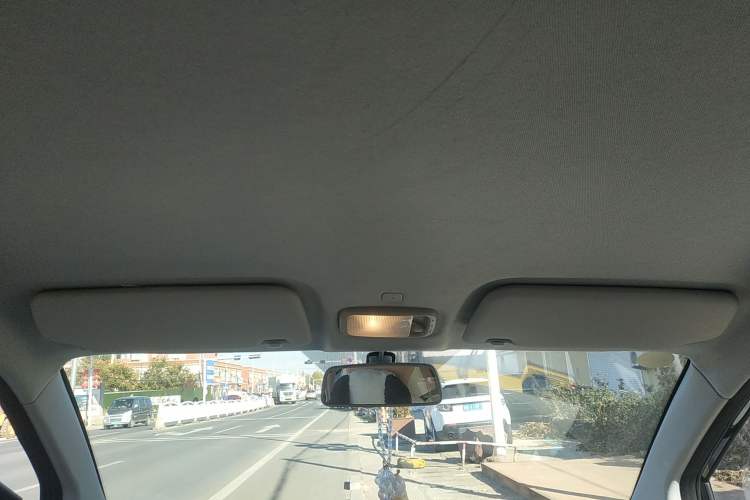 Used Chery New Energy QQ Ice Cream 2022 120km Conical Shape Lithium Iron Phosphate Headliner