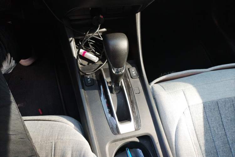 Used Honda Jade 2014 1.8L CVT Luxury Edition 5 seats
