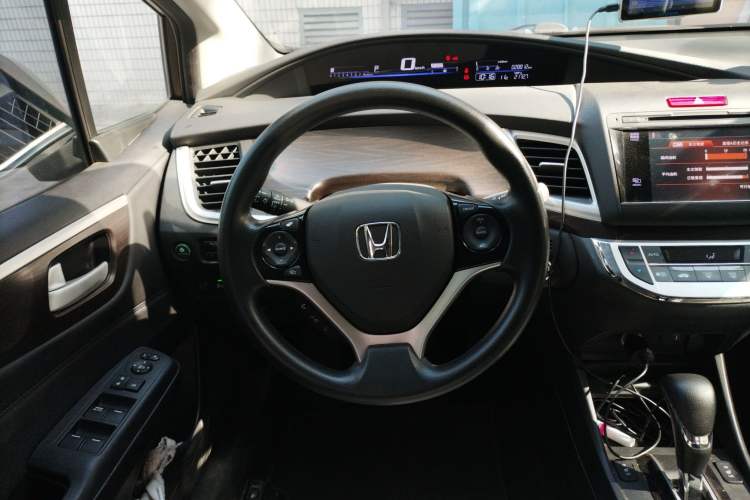 Used Honda Jade 2014 1.8L CVT Luxury Edition 5 seats
