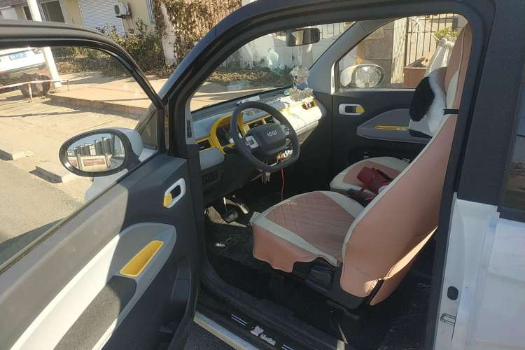 Used Chery New Energy QQ Ice Cream 2022 120km Conical Shape Lithium Iron Phosphate Driver Seat