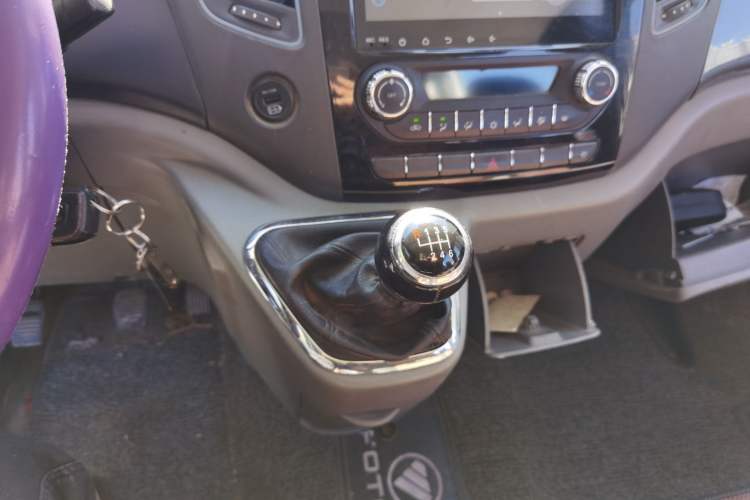 Used Foton Toano 2020 2.0T Multi-Function Extended Wheelbase Mid-Roof 5/6/7-Seater China VI4F20TC3