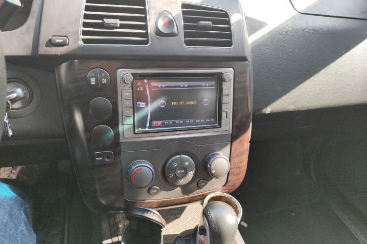 Used Roewe W5 2014 1.8T 2WD Automatic Tharu Special Edition