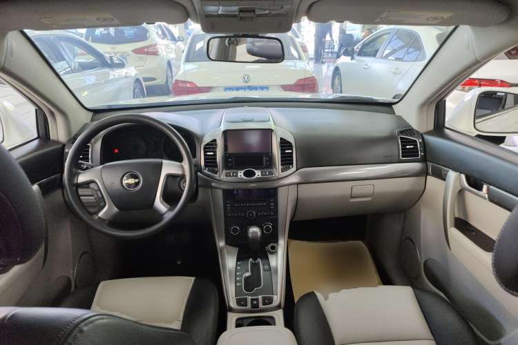 Used Chevrolet Captiva 2012 2.4L 4x4 Luxury Edition 5 Seats