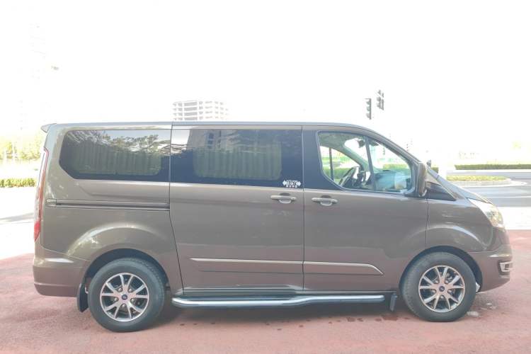 Used Ford Tourneo Custom 2017 2.0T Automatic Elite Version
