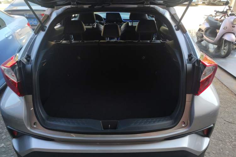 Used Toyota IZOA 2018 2.0L Yichi Edition China V Standard
