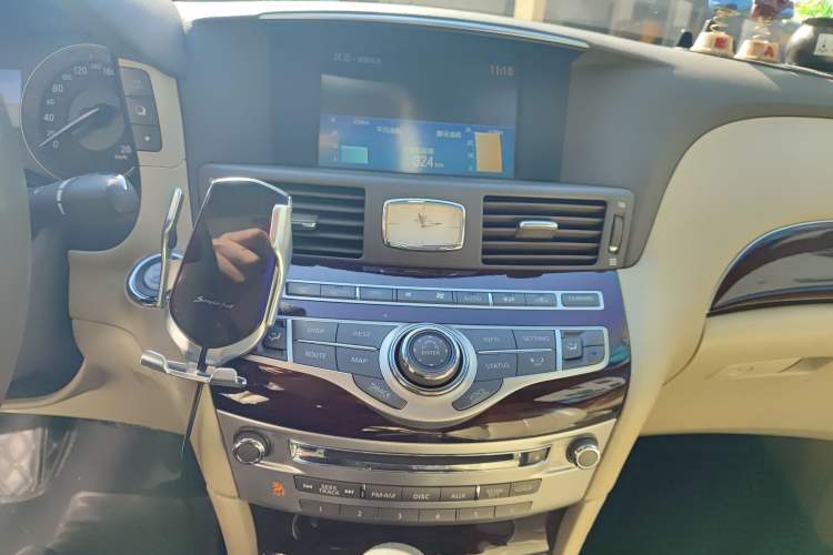 Used Infiniti M Series 2011 M25 Luxury Model