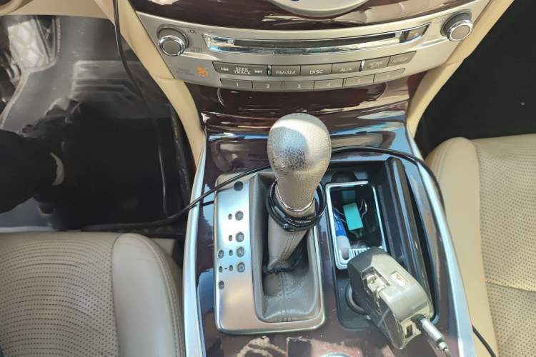 Used Infiniti M Series 2011 M25 Luxury Model