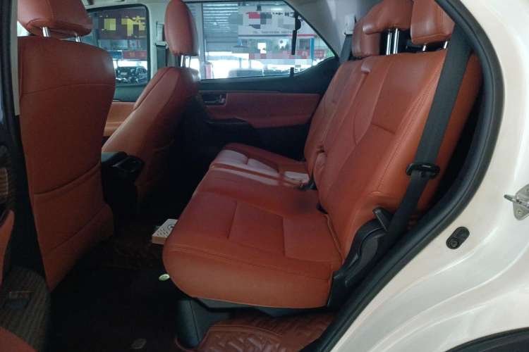 Used Toyota Fortuner 2016 2.7L Middle East Version
