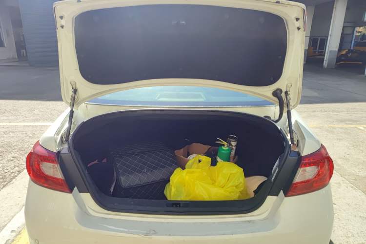 Used Infiniti M Series 2011 M25 Luxury Model