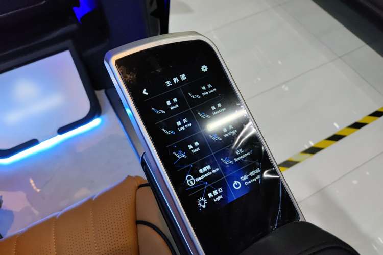 Used Mercedes-Benz Vito 2023 2.0T Elite Version 7 Seats
