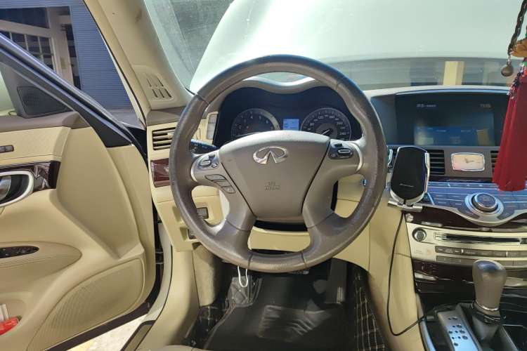 Used Infiniti M Series 2011 M25 Luxury Model