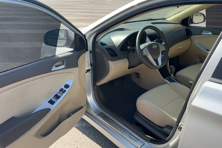 Used Hyundai Verna (older generation) 2011 Hatchback 1.4L Automatic Fashion GT