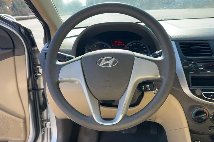 Used Hyundai Verna (older generation) 2011 Hatchback 1.4L Automatic Fashion GT