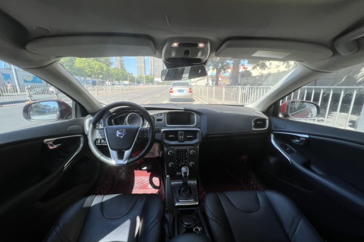 Used Volvo V40 2016 T3 Zhiyi Edition