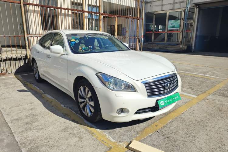 Used Infiniti M Series 2011 M25 Luxury Model