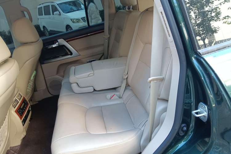 Used Toyota Land Cruiser 2012 4.6L Automatic VX-R
