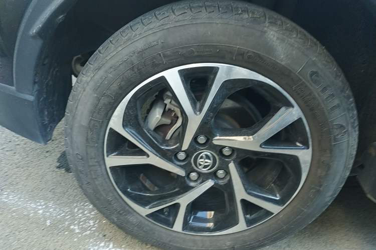 Used Toyota C-HR 2018 2.0L Leading with Sunroof China V Standard
