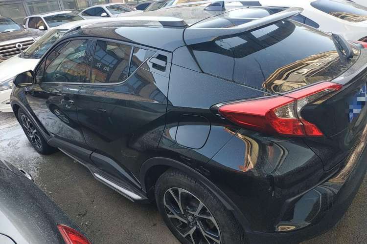 Used Toyota C-HR 2018 2.0L Leading with Sunroof China V Standard
