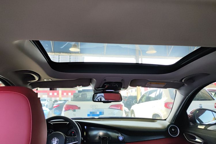 Used Alfa Romeo Giulia 2017 2.0T 200HP Luxury Edition