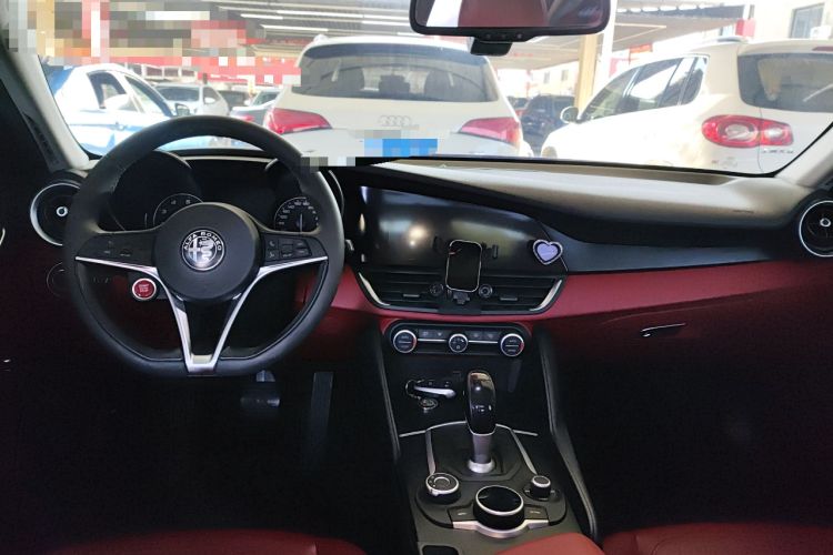 Used Alfa Romeo Giulia 2017 2.0T 200HP Luxury Edition