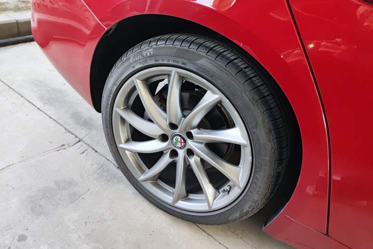 Used Alfa Romeo Giulia 2017 2.0T 200HP Luxury Edition