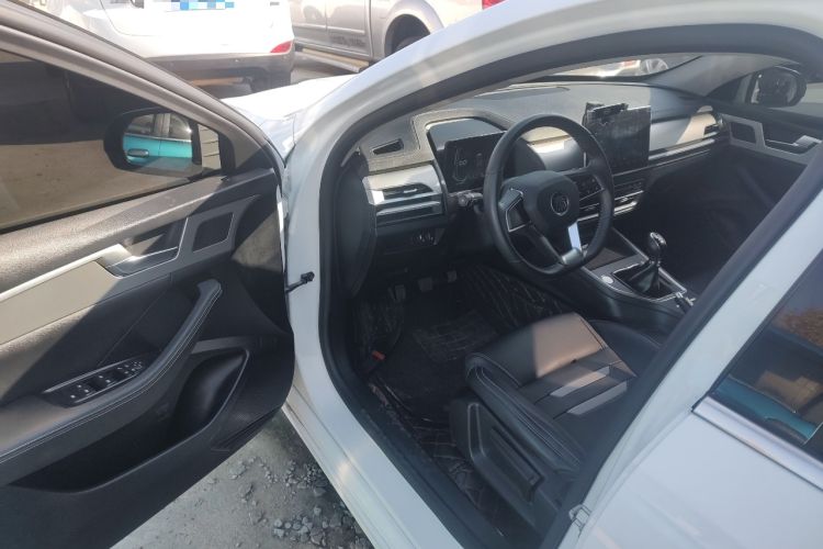 Used BYD Qin Pro 2019 Super Edition 1.5TI Manual Smart Connect Fierce Model China V Standard