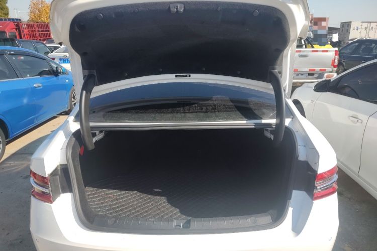 Used BYD Qin Pro 2019 Super Edition 1.5TI Manual Smart Connect Fierce Model China V Standard