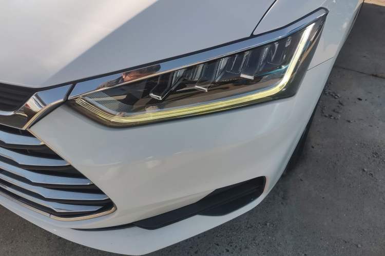 Used BYD Qin Pro 2019 Super Edition 1.5TI Manual Smart Connect Fierce Model China V Standard