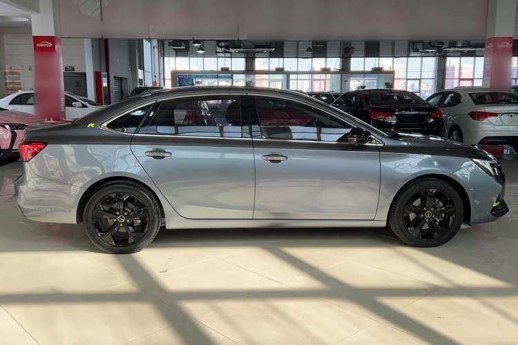 Used Roewe i6 MAX 2020 300TGI Automatic Cool & Stylish Skyroof Edition