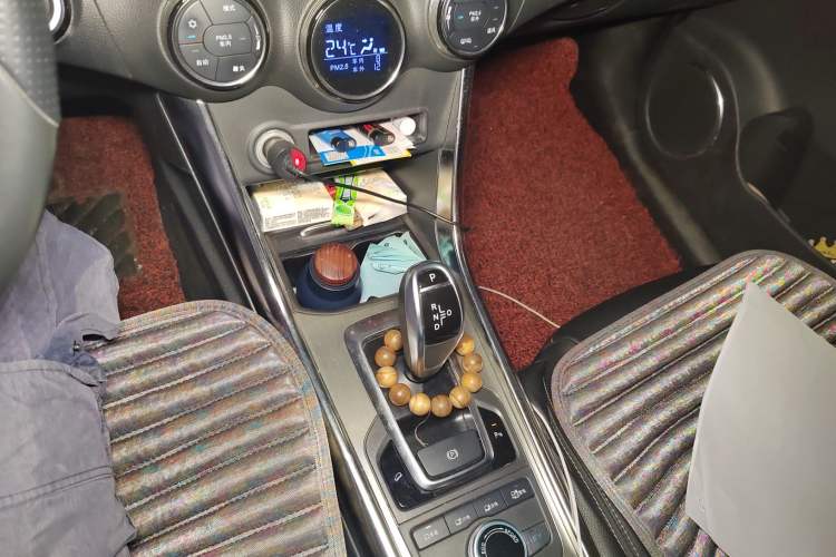 Used BYD Song New Energy 2017 Song DM 1.5TID All-Wheel Drive Luxury Model Gear Lever