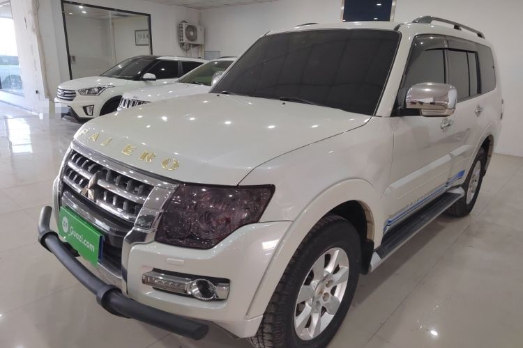 Used Mitsubishi Pajero 2015 3.0L Automatic Elite Plus Version China V Standard