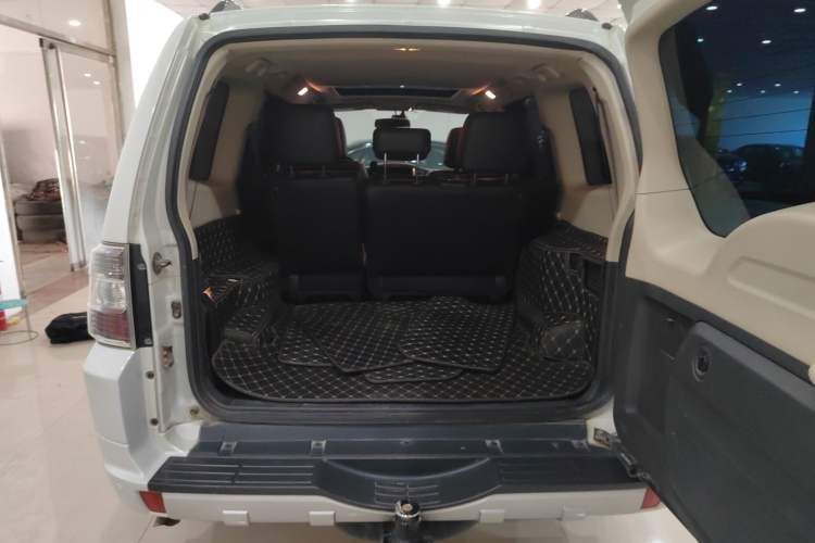 Used Mitsubishi Pajero 2015 3.0L Automatic Elite Plus Version China V Standard