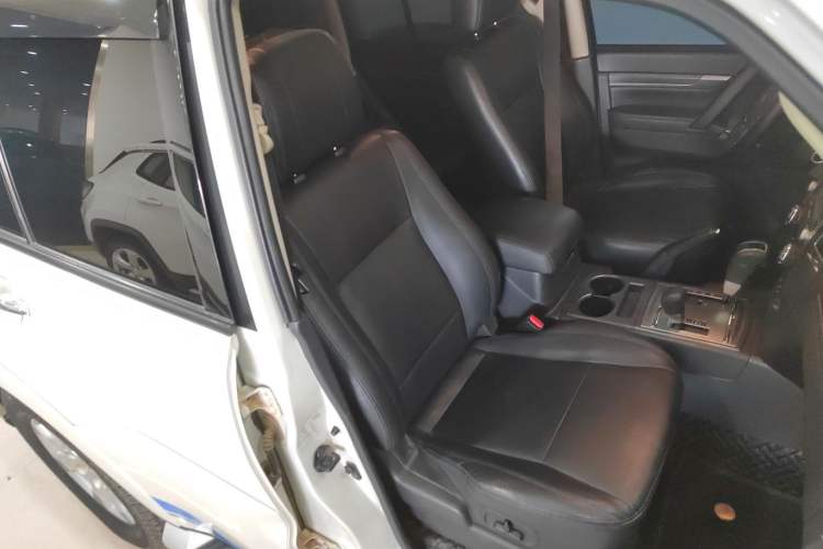 Used Mitsubishi Pajero 2015 3.0L Automatic Elite Plus Version China V Standard