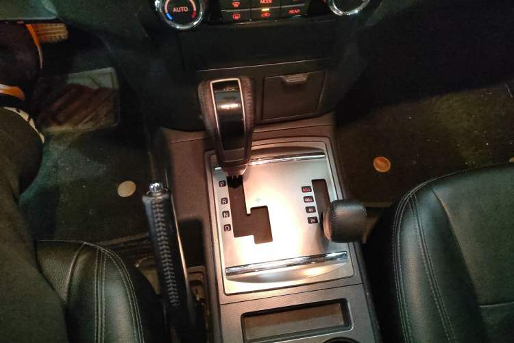 Used Mitsubishi Pajero 2015 3.0L Automatic Elite Plus Version China V Standard