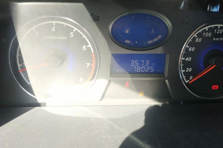 Used Geely Auto Classic Emgrand 2013 Hatchback 1.5L Manual Luxury Model
