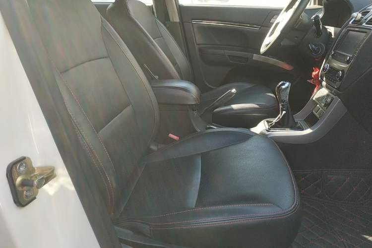 Used Geely Auto Classic Emgrand 2013 Hatchback 1.5L Manual Luxury Model
