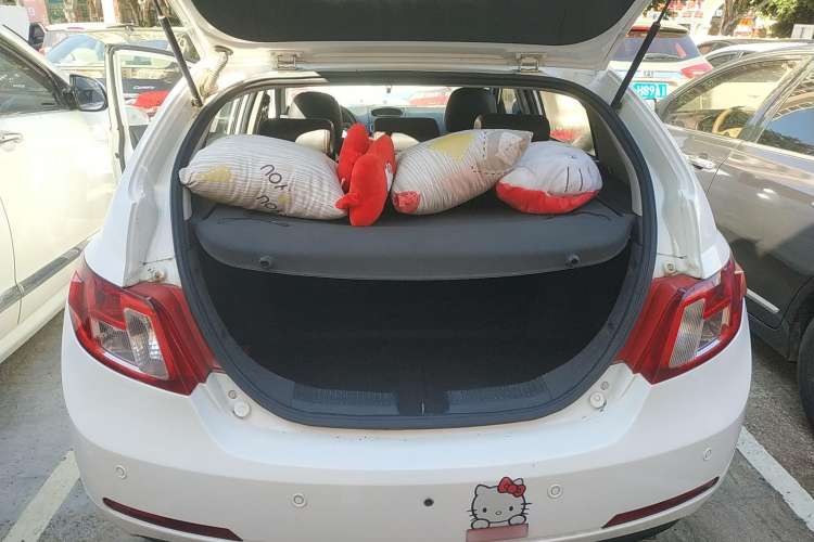 Used Geely Auto Classic Emgrand 2013 Hatchback 1.5L Manual Luxury Model
