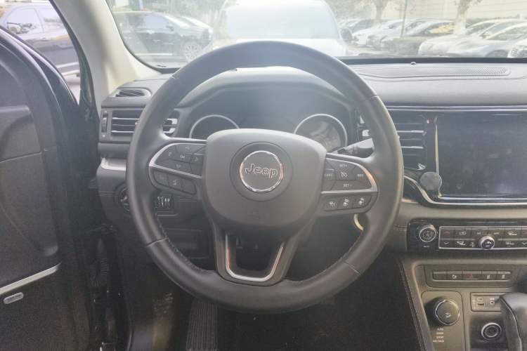 Used Jeep Grand Commander 2018 2.0T Four-Wheel Drive Smart Enjoyment Version China V Emission Standard
