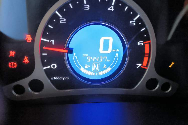 Used CHANGAN Benni 2015 1.4L IMT Luxury Model China V Standard Odometer Close Up