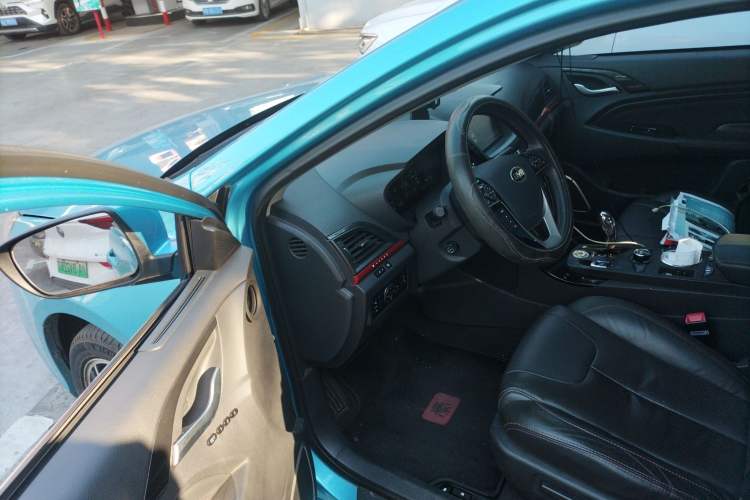 Used BYD Qin New Energy 2014 1.5T Cool Black Knight Flagship Model
