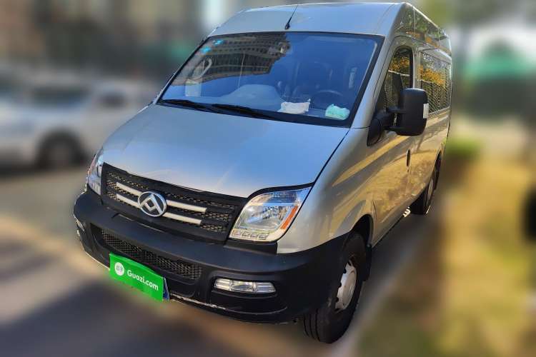 Used SAIC MAXUS 2019 2.5T Classic Edition 6-Speed Manual – Aoyuntong Modified Version Short Wheelbase Mid-Height Roof 5/6 Seats
