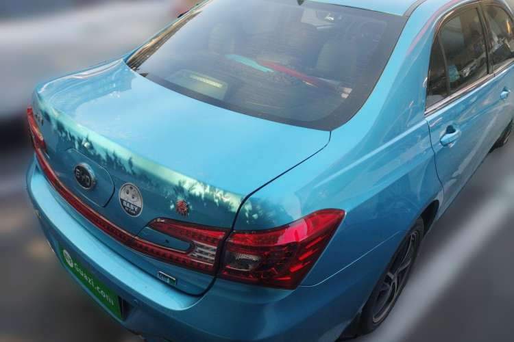 Used BYD Qin New Energy 2014 1.5T Cool Black Knight Flagship Model
