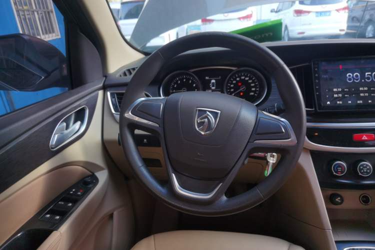 Used Baojun 730 2016 Revised 1.5L Manual Standard Version 7 Seats China V Emission Standard