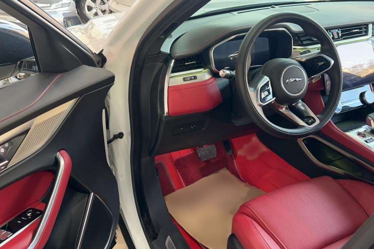 Used Jaguar F-PACE 2021 250 PS R-Dynamic S
