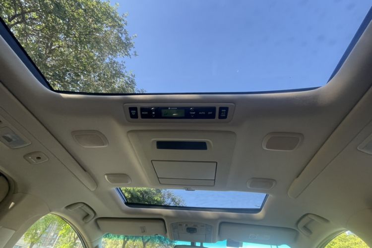 Used Toyota Alphard 2012 3.5L Luxury Edition
